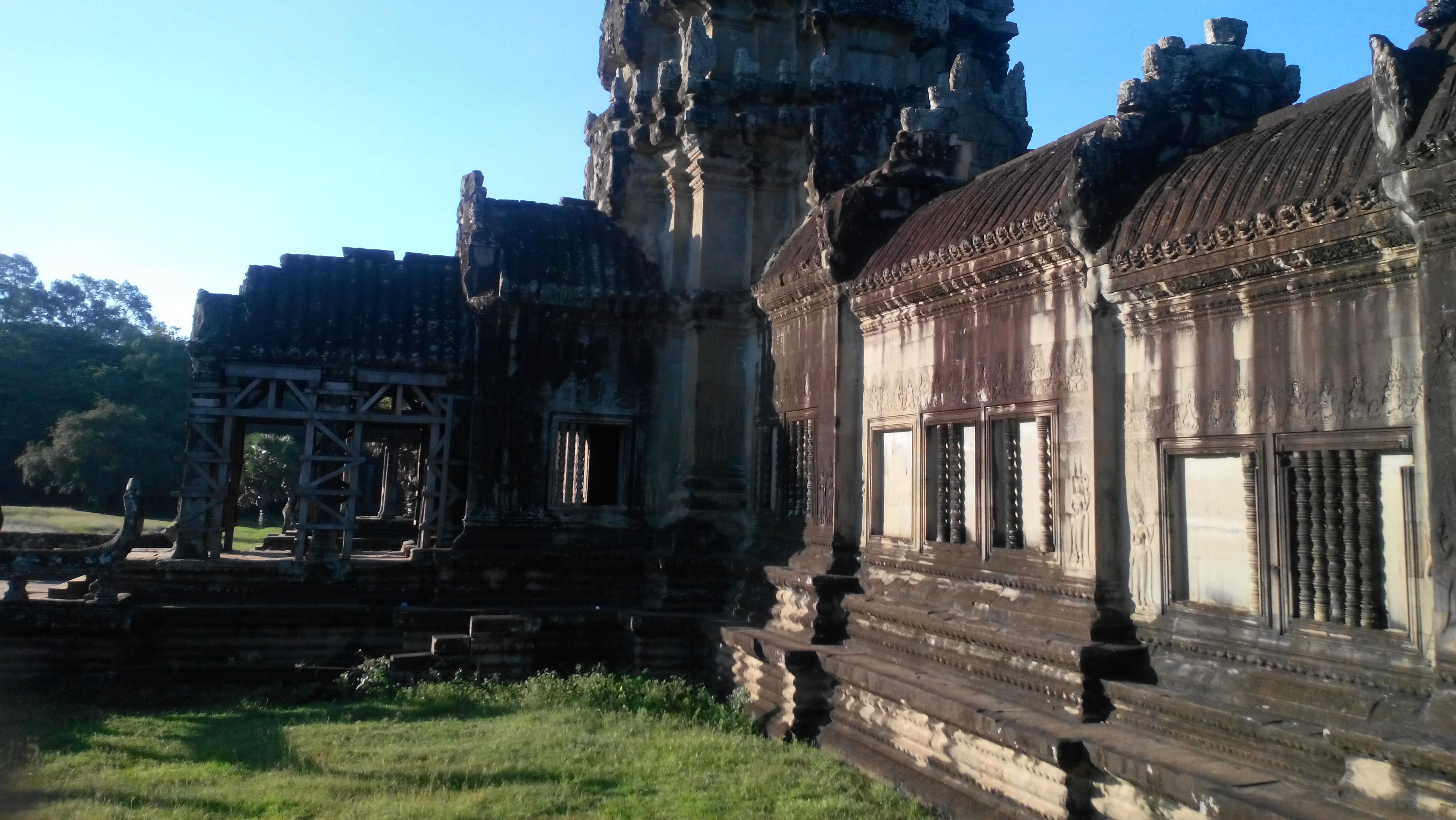 Go online to look for professionals dealing in Toronto photography and Calgary photography 1